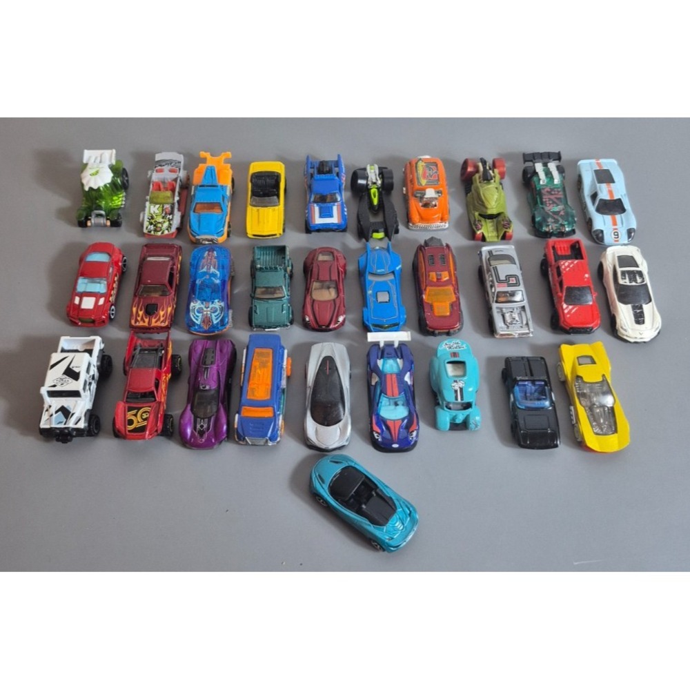 Hot Wheels Matchbox Mixed Lot of 30 Die-Cast Cars Trucks Vehicles